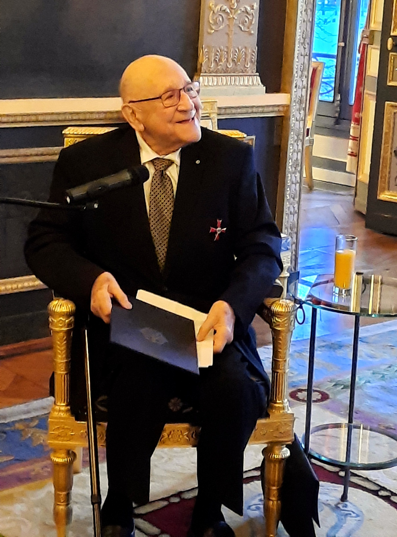 Harry Nußbaum nimmt die Laudatio entgegen