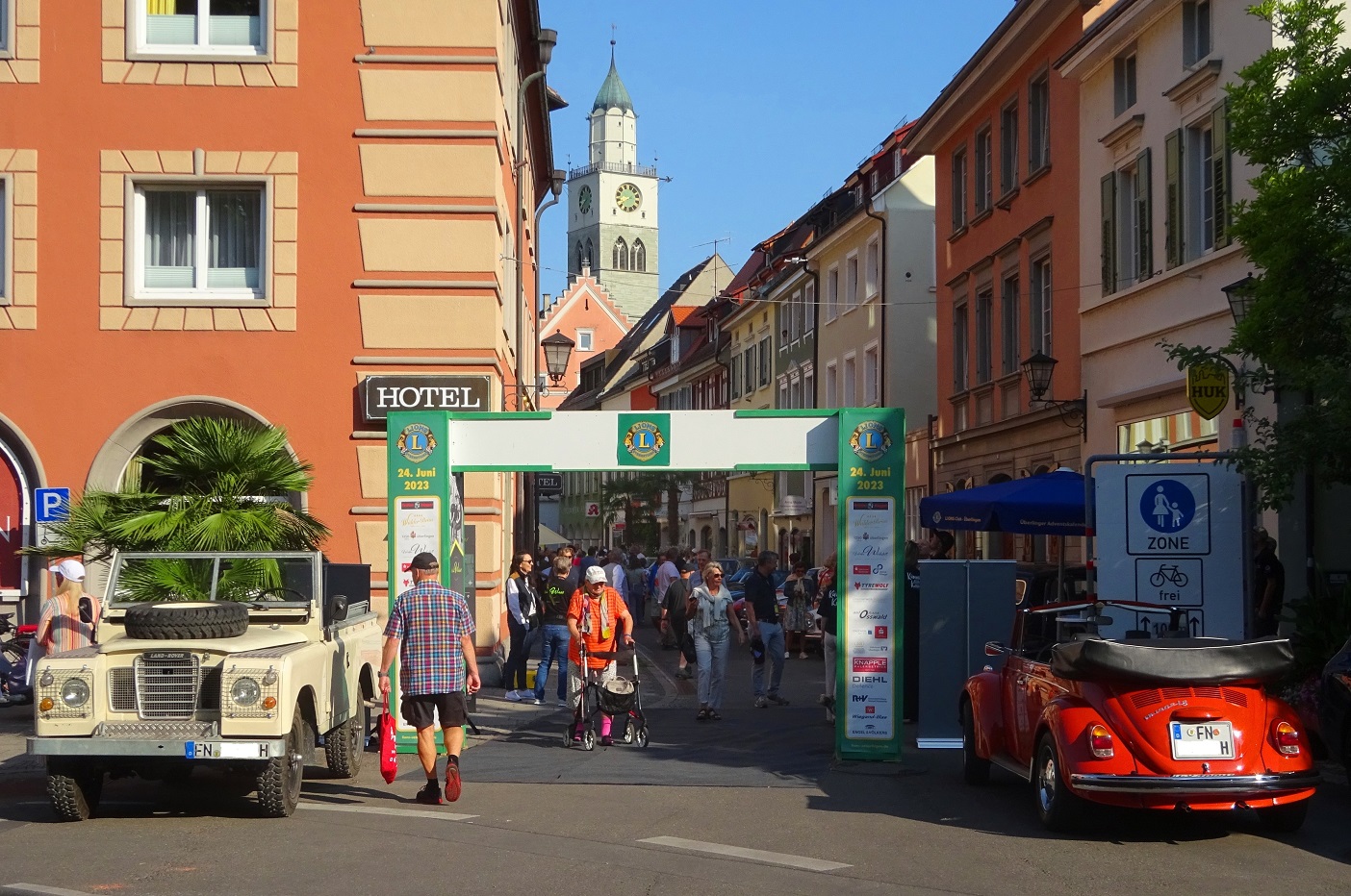 8. LIONS Bodensee Classic 2023 Startaufstellung Münsterstraße Überlingen