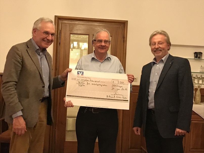 Präsident Heinrich Besserer (LIONS Club), Michael Zube (Verein für sozialpädagogisches Segeln e.V.), Christoph Hauser (LIONS Club)